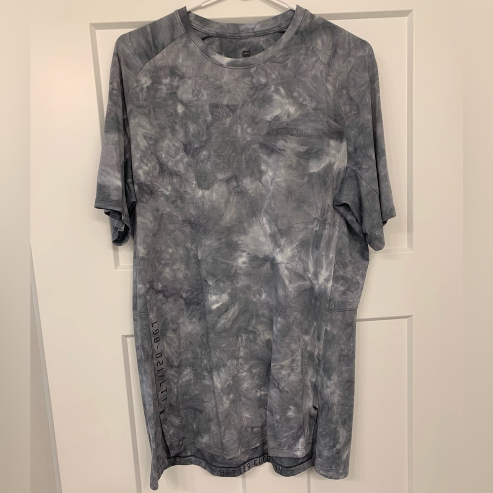 Lululemon T-shirt